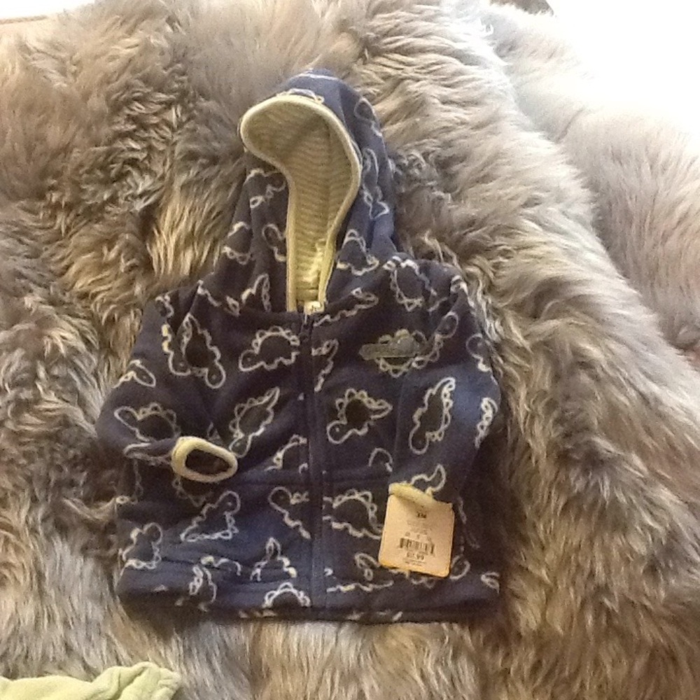 NWT Carter’s Boys 2 piece fleece outfit - Picture 4 of 4